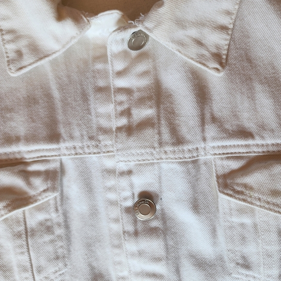 NWOT β
οΈ White Denim Jean Jacket - Picture 3 of 7